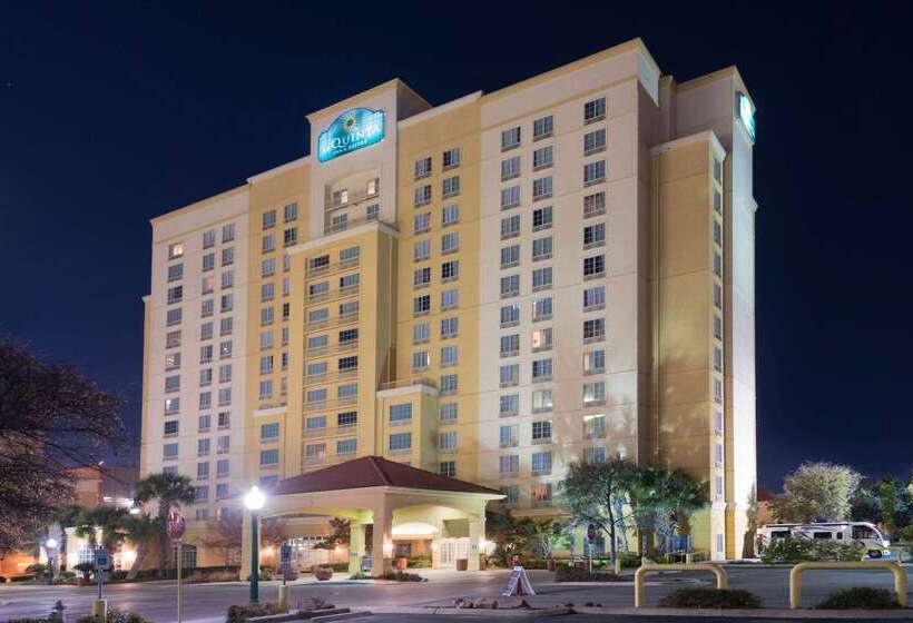 فندق La Quinta Inn & Suites By Wyndham San Antonio Riverwalk