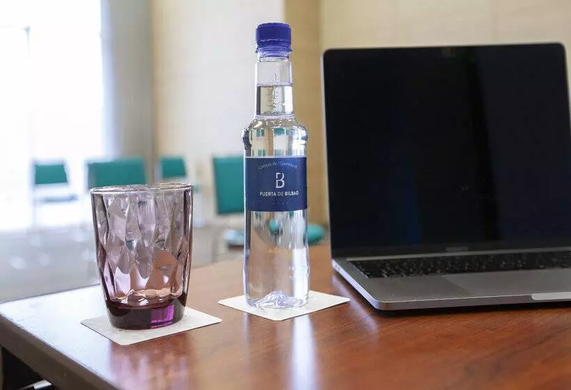 Hotell Puerta De Bilbao