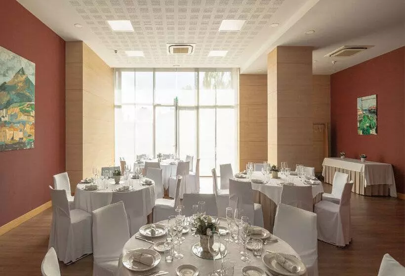 Hotell Puerta De Bilbao