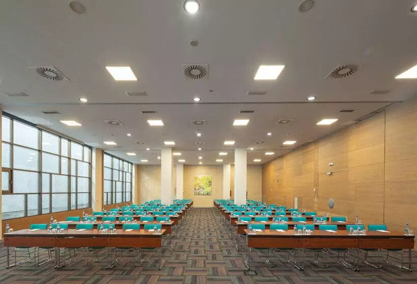 Hotell Puerta De Bilbao