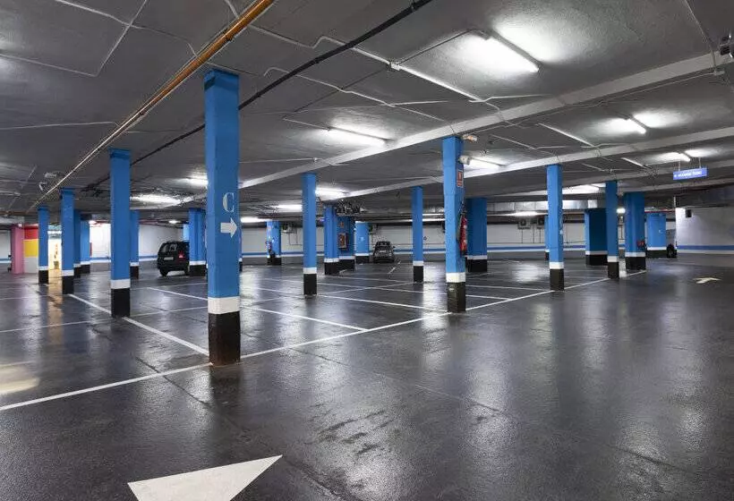 Hotell Puerta De Bilbao