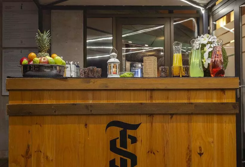 Hotell Puerta De Bilbao