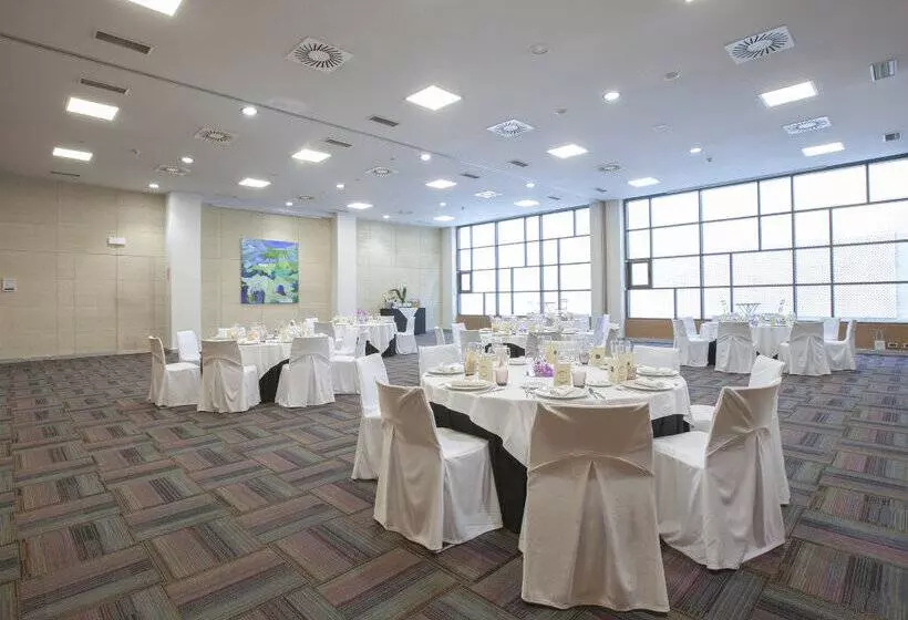 Hotell Puerta De Bilbao