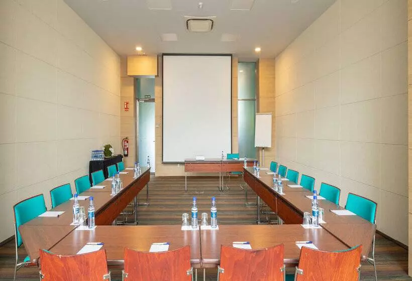 Hotell Puerta De Bilbao