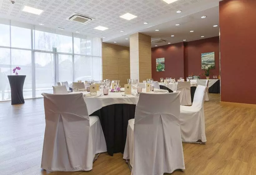 Hotell Puerta De Bilbao