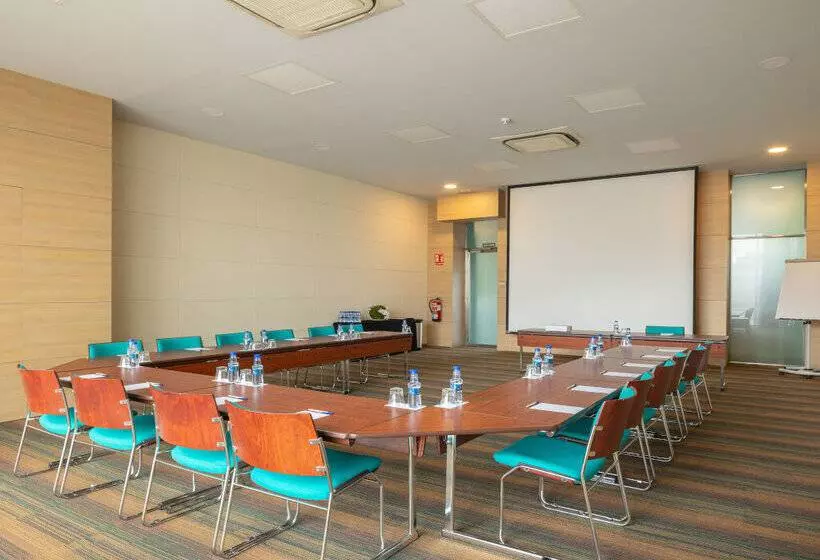 Hotell Puerta De Bilbao