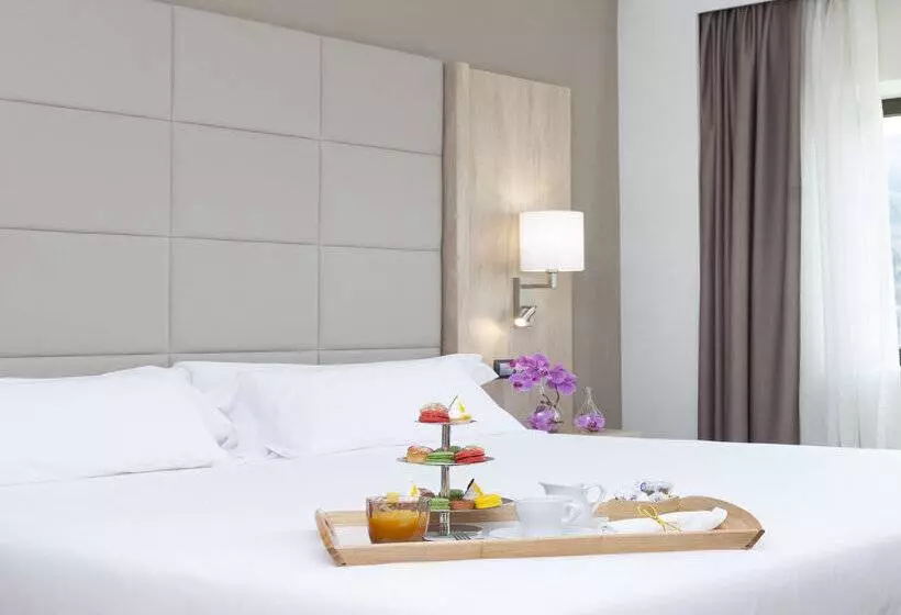 Hotell Puerta De Bilbao