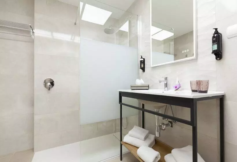 Hotell Puerta De Bilbao