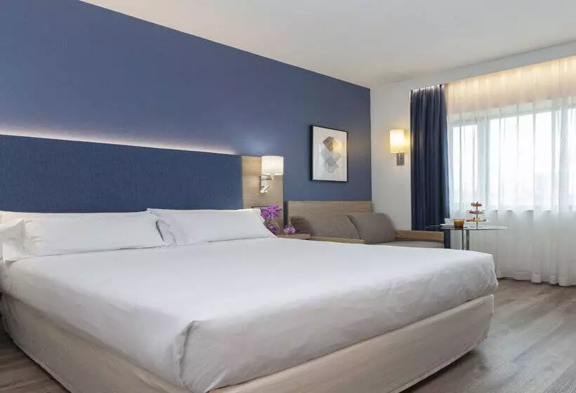 Hotell Puerta De Bilbao