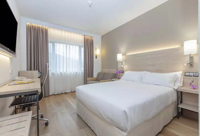 Hotell Puerta De Bilbao