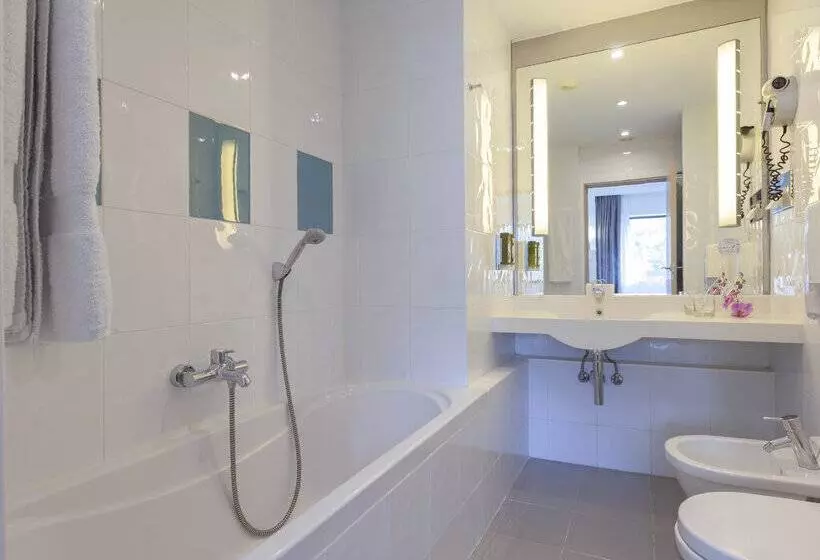 Hotell Puerta De Bilbao