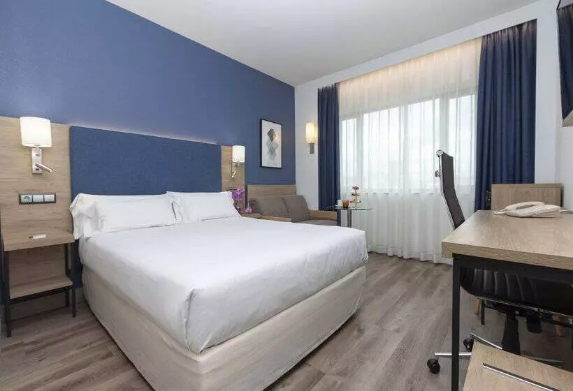 Hotell Puerta De Bilbao