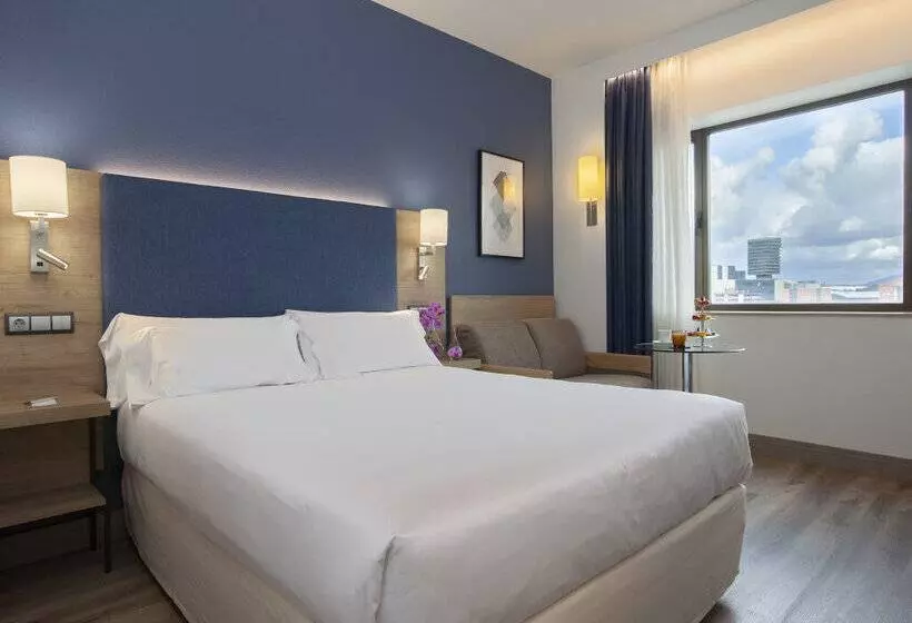 Hotell Puerta De Bilbao