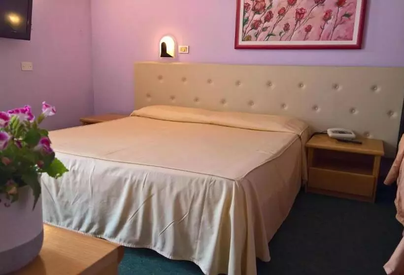 فندق Ristorante Alla Campagna