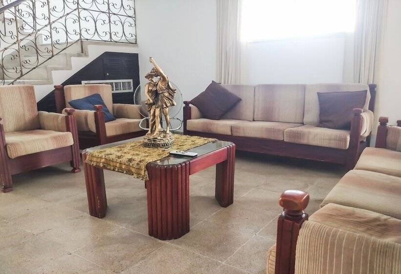 هتل Ayenda 1622 Charmin