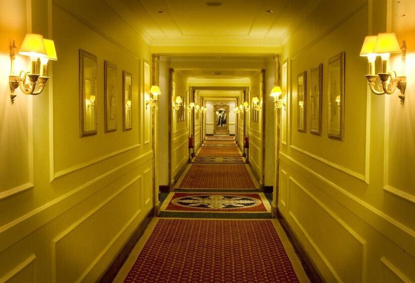 هتل Helnan Auberge