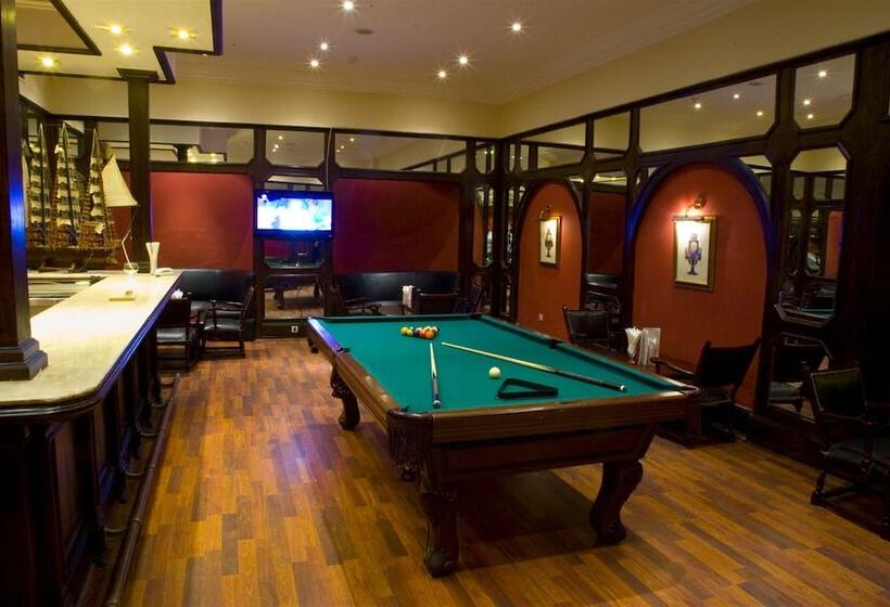 هتل Helnan Auberge