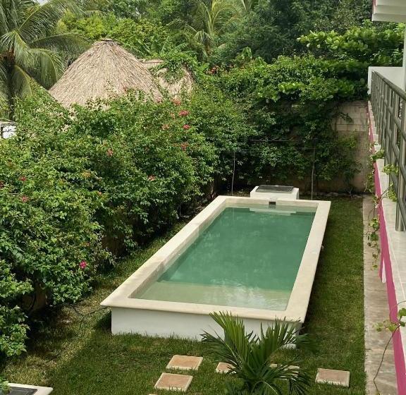 Aamiaismajoitus (B&B) Casa Bugambilias