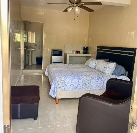 Aamiaismajoitus (B&B) Casa Bugambilias