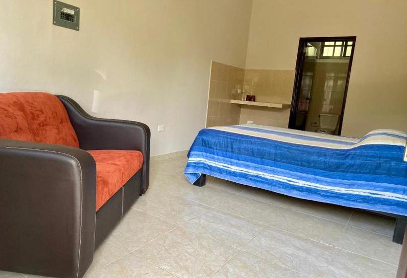 Aamiaismajoitus (B&B) Casa Bugambilias