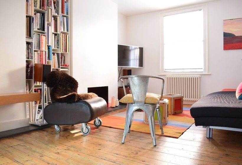 Central 2 Bedroom House In Waterloo