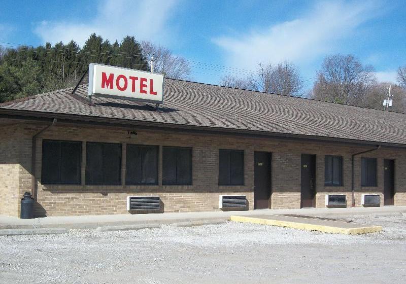 호텔 Mohican Little Brown Inn