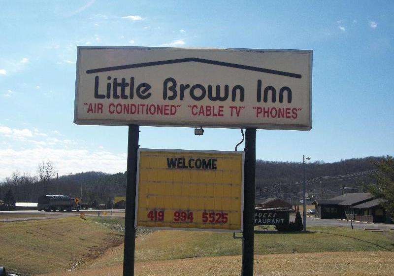 호텔 Mohican Little Brown Inn