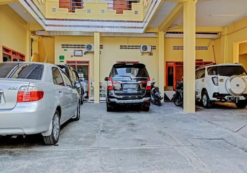 مُتل Reddoorz Syariah Near Jembatan Merah Plaza