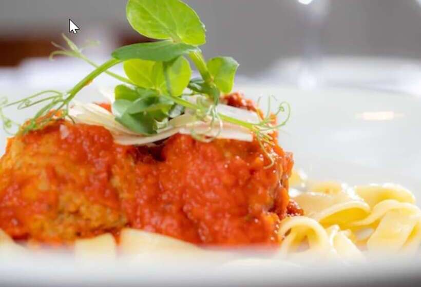 Clayton Hotel Cardiff Lane