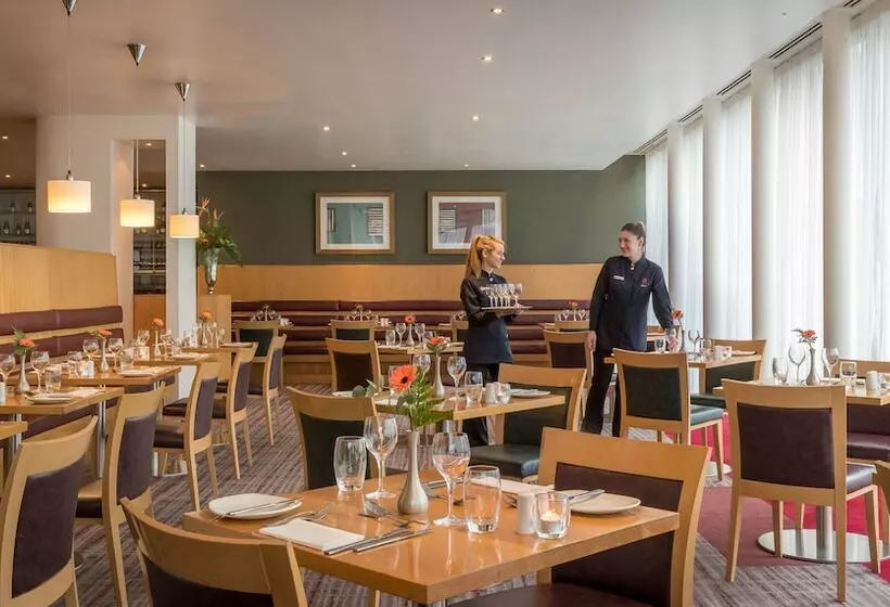 Clayton Hotel Cardiff Lane