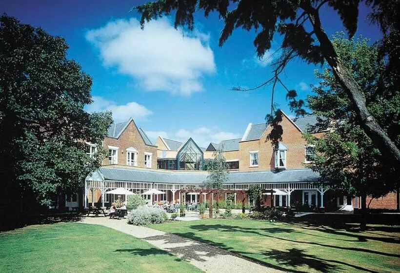 Coulsdon Manor Hotel And Golf Club