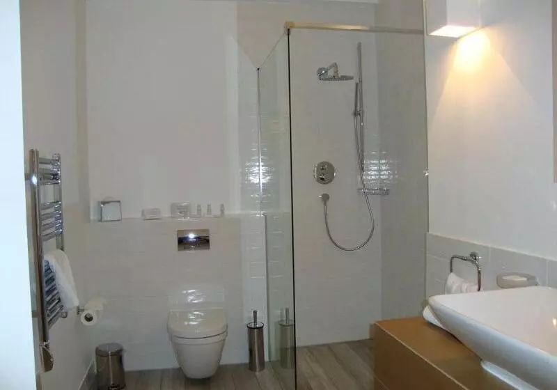 Coulsdon Manor Hotel And Golf Club