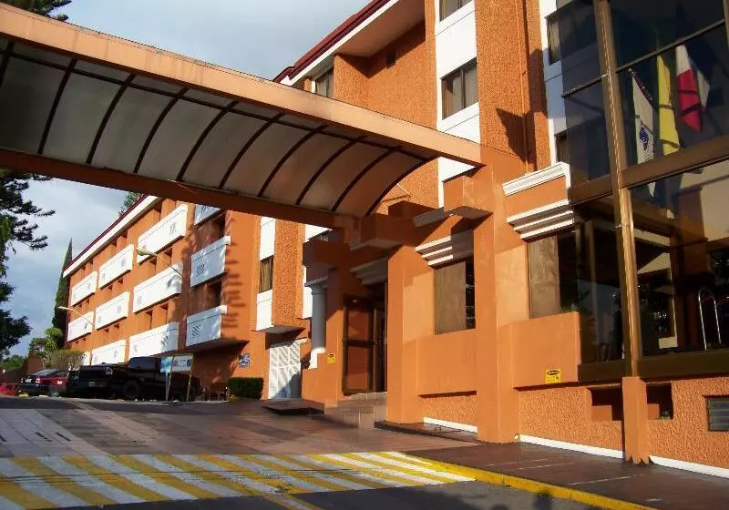 هتل Country Plaza