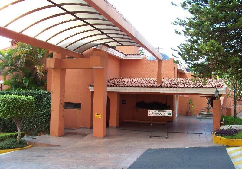 فندق Country Plaza