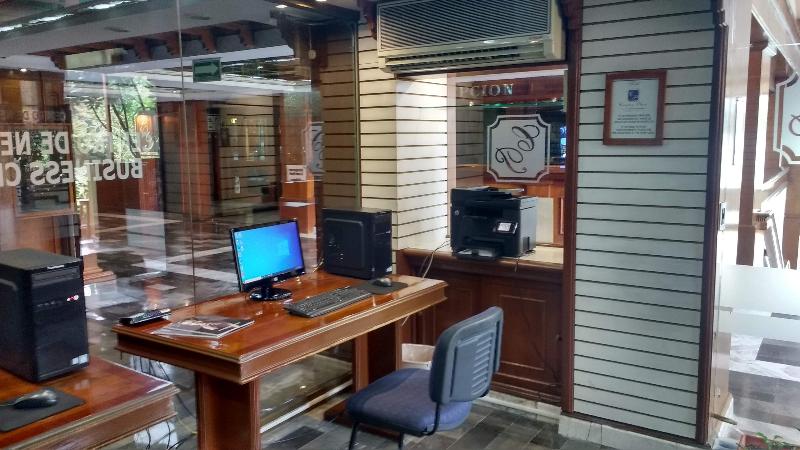 فندق Country Plaza