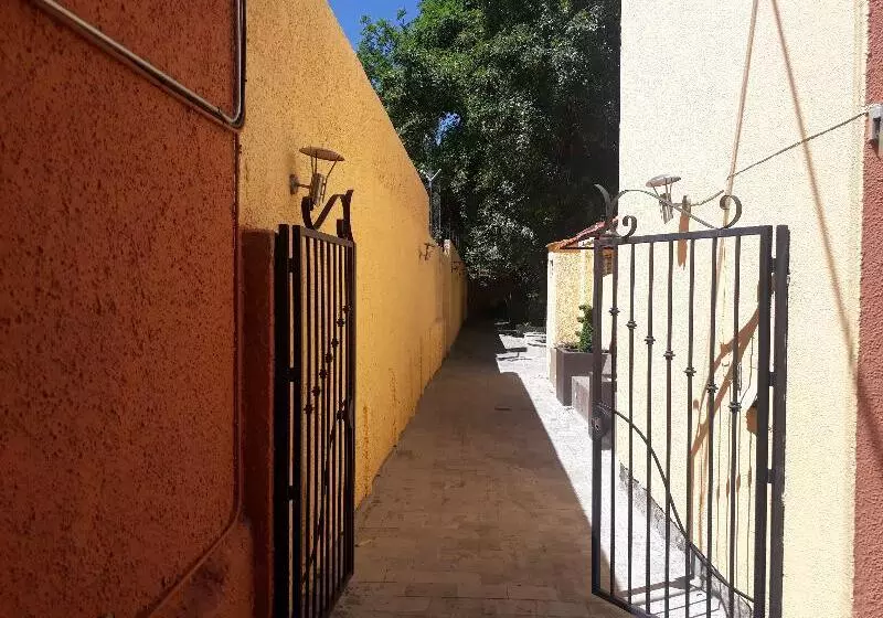 هتل Country Plaza