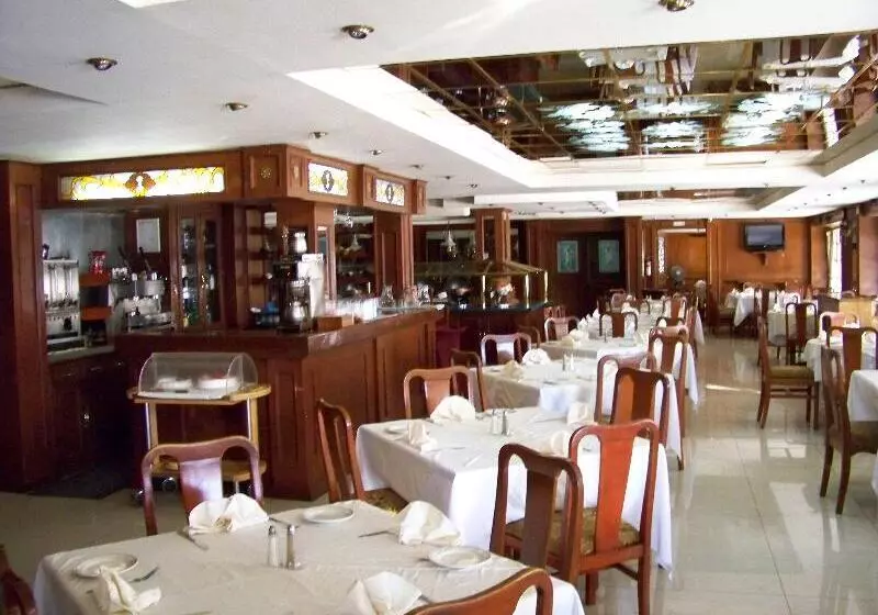 هتل Country Plaza