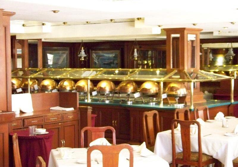 فندق Country Plaza