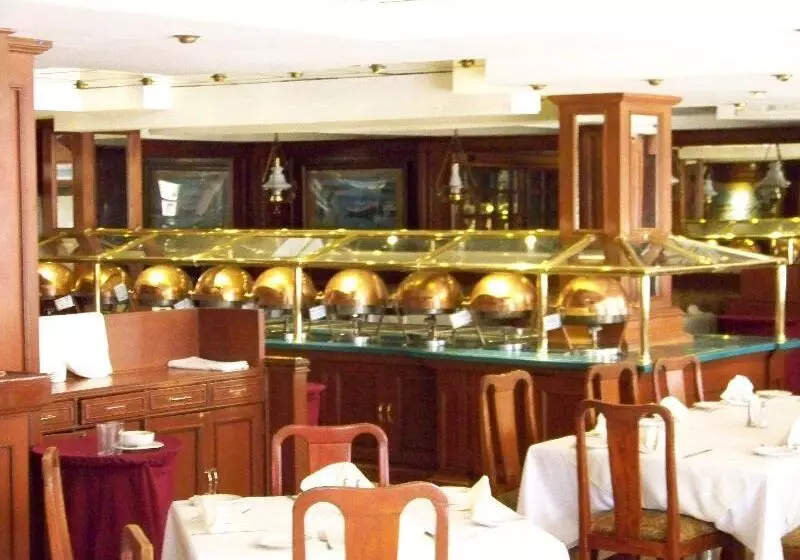 هتل Country Plaza