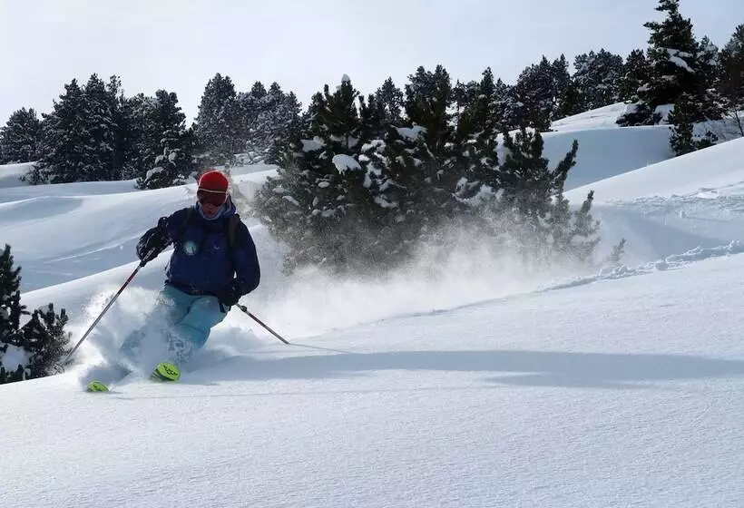 فندق Eira Ski Lodge