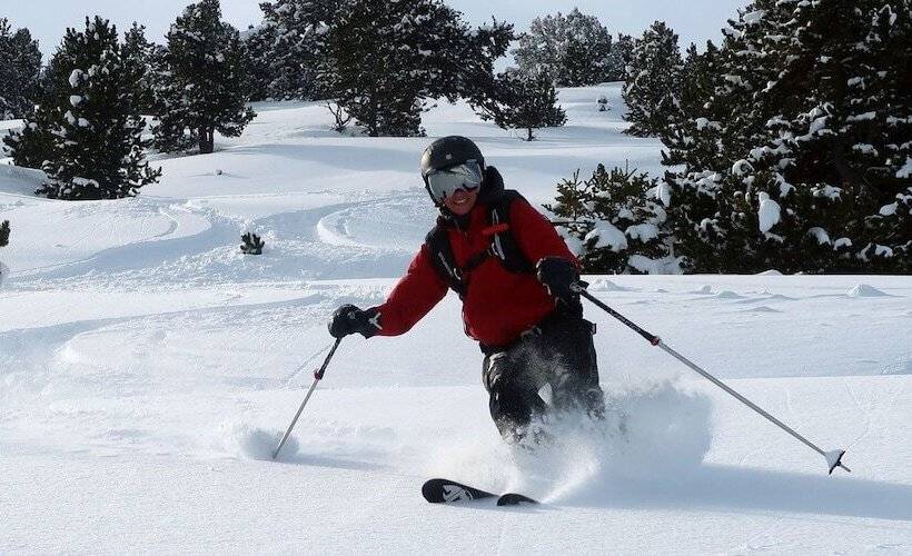 Отель Eira Ski Lodge