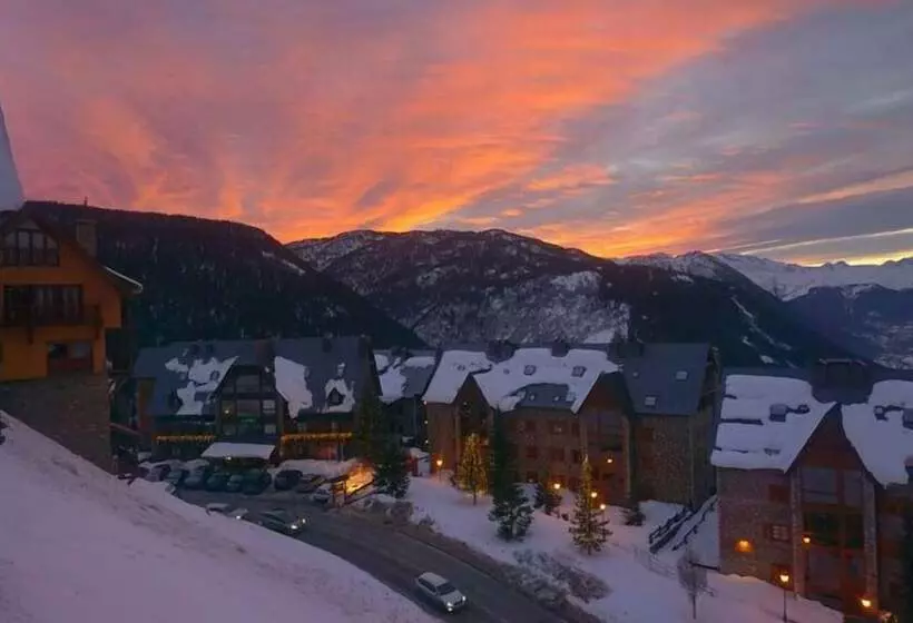 فندق Eira Ski Lodge