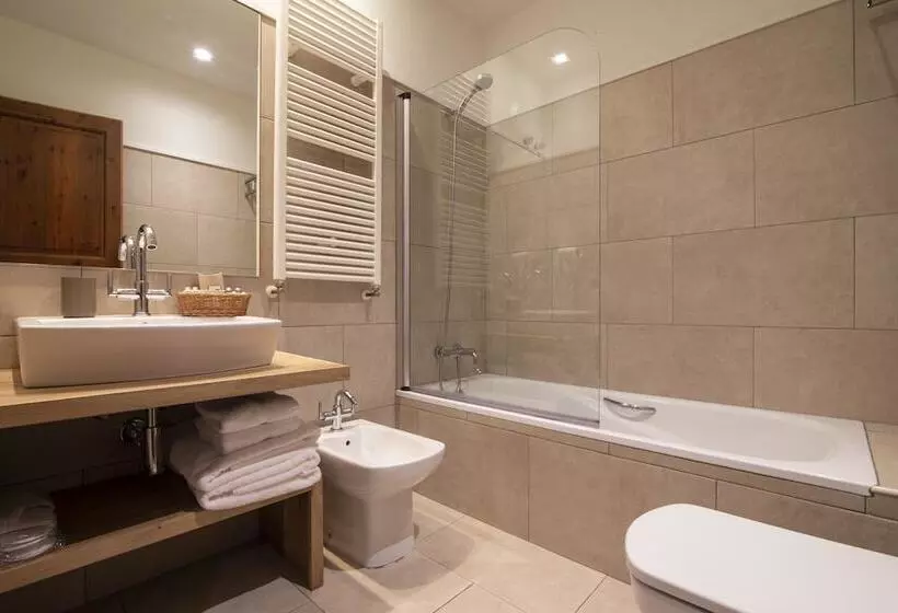 فندق Eira Ski Lodge