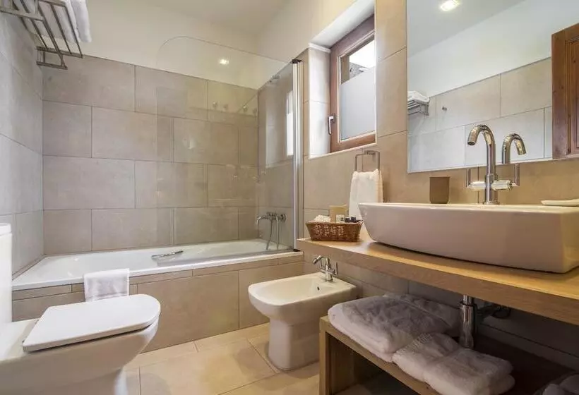 فندق Eira Ski Lodge