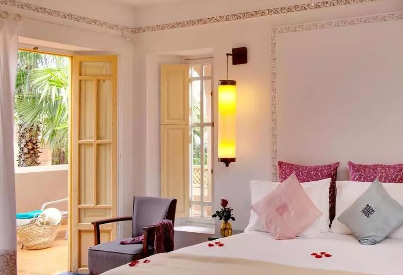 هتل Les Jardins De La Medina