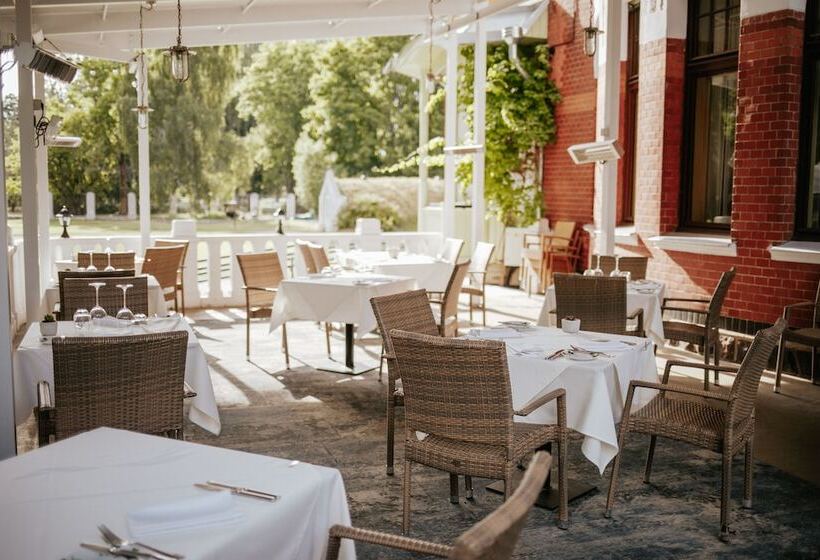 Отель Villa Ammende Restaurant And