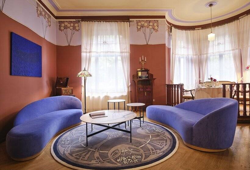 Отель Villa Ammende Restaurant And