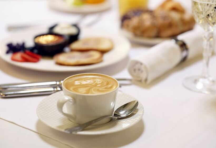 Отель Villa Ammende Restaurant And