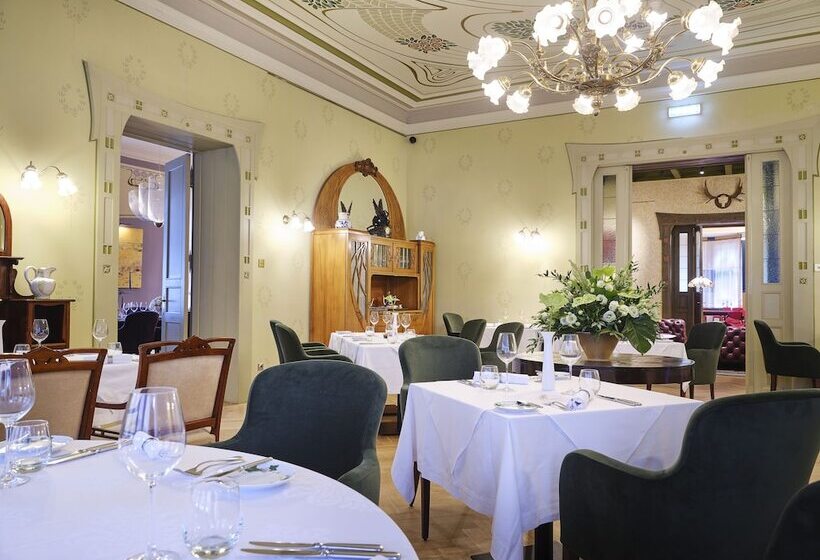 Отель Villa Ammende Restaurant And