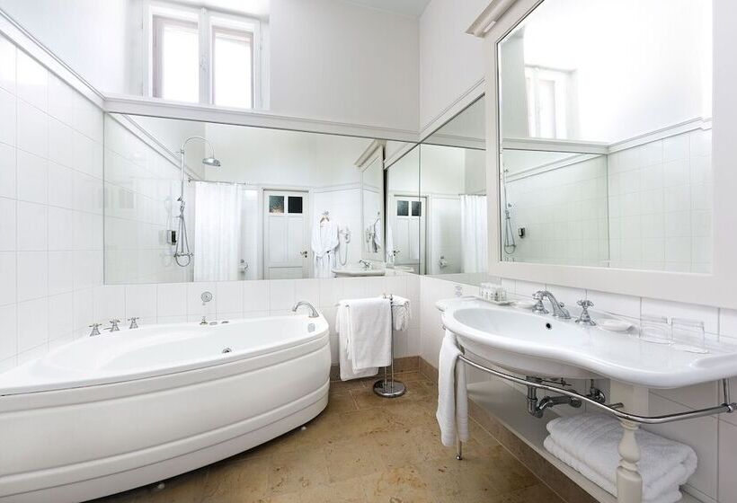 Отель Villa Ammende Restaurant And